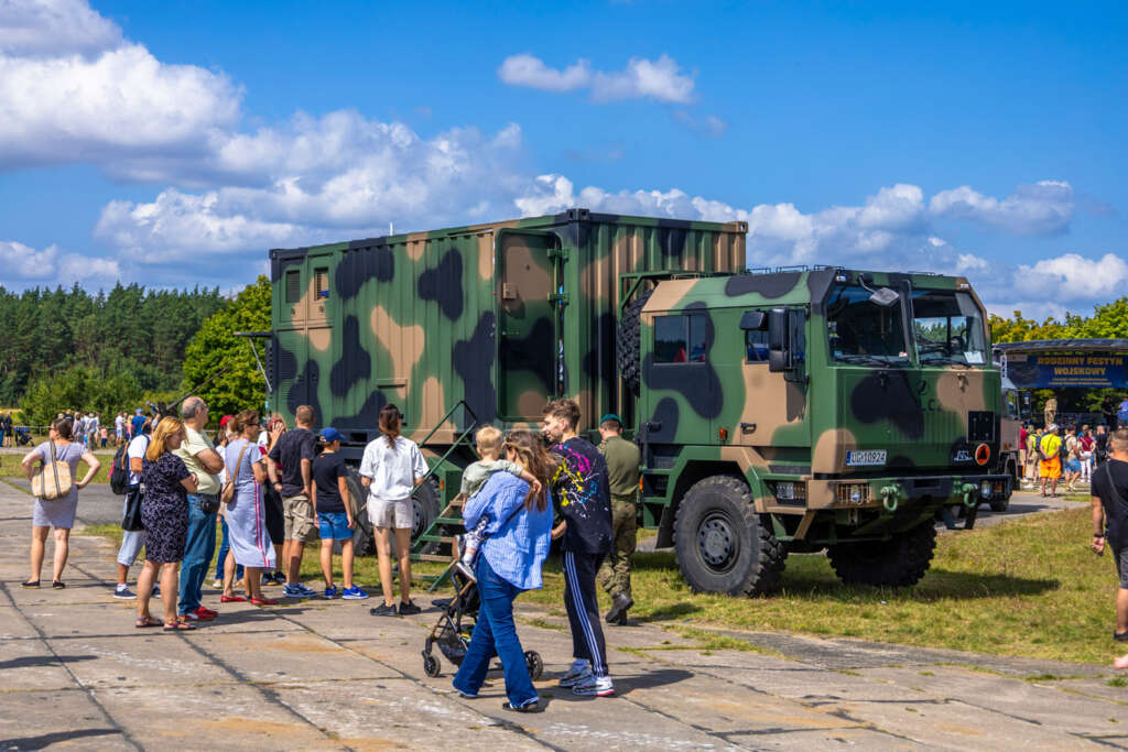 Piknik Wojskowy i służb mundurowych na lotnisku w Pile. 10 sierpnia 2025. Fot. Marcin Mazuiarz