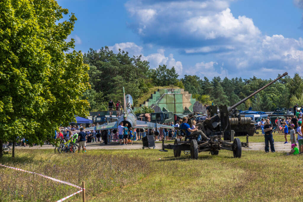 Piknik Wojskowy i służb mundurowych na lotnisku w Pile. 10 sierpnia 2025. Fot. Marcin Mazuiarz