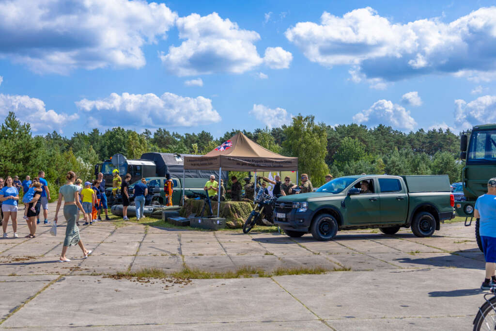 Piknik Wojskowy i służb mundurowych na lotnisku w Pile. 10 sierpnia 2025. Fot. Marcin Mazuiarz