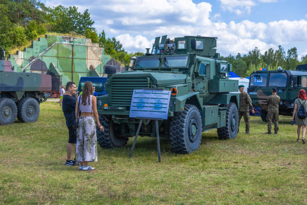 Piknik Wojskowy i służb mundurowych na lotnisku w Pile. 10 sierpnia 2025. Fot. Marcin Mazuiarz